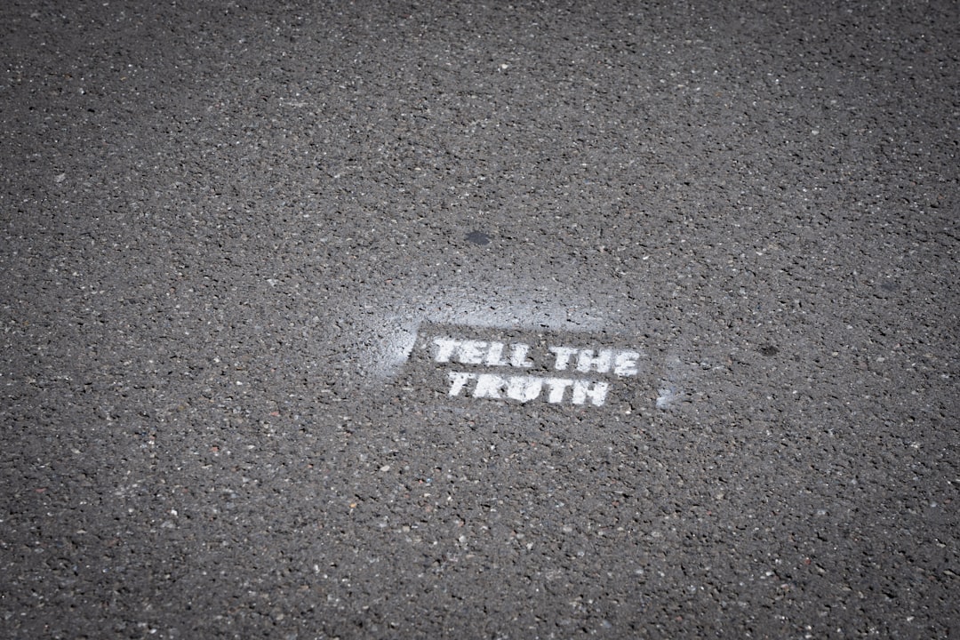 Photo detecting lies