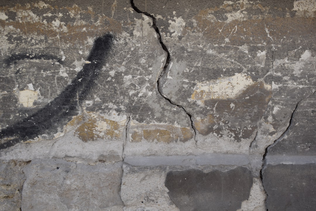 Photo repair concrete crack