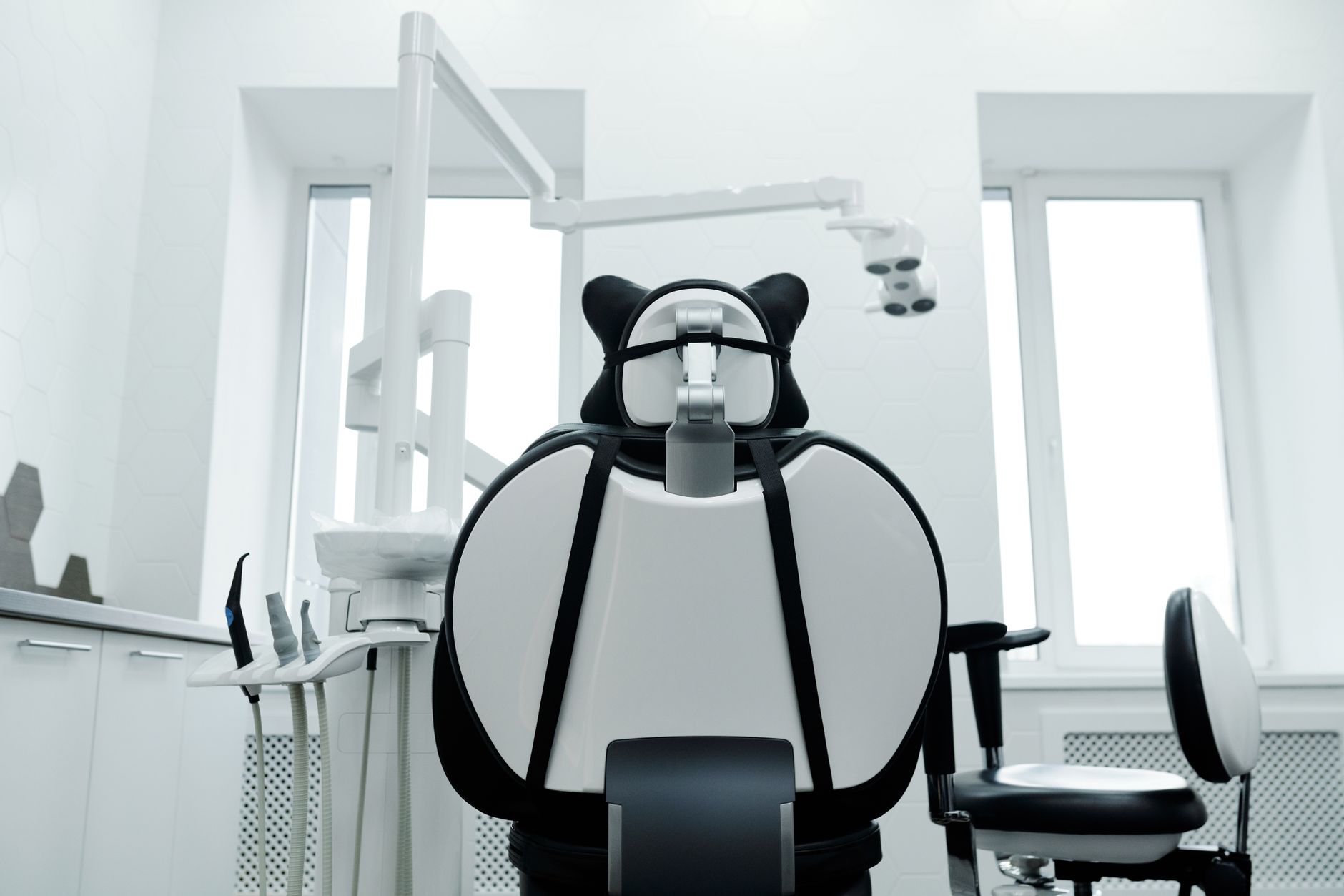 Sângerarea gingiilor: ce înseamnă, ce verifici acasă și când mergi la medic